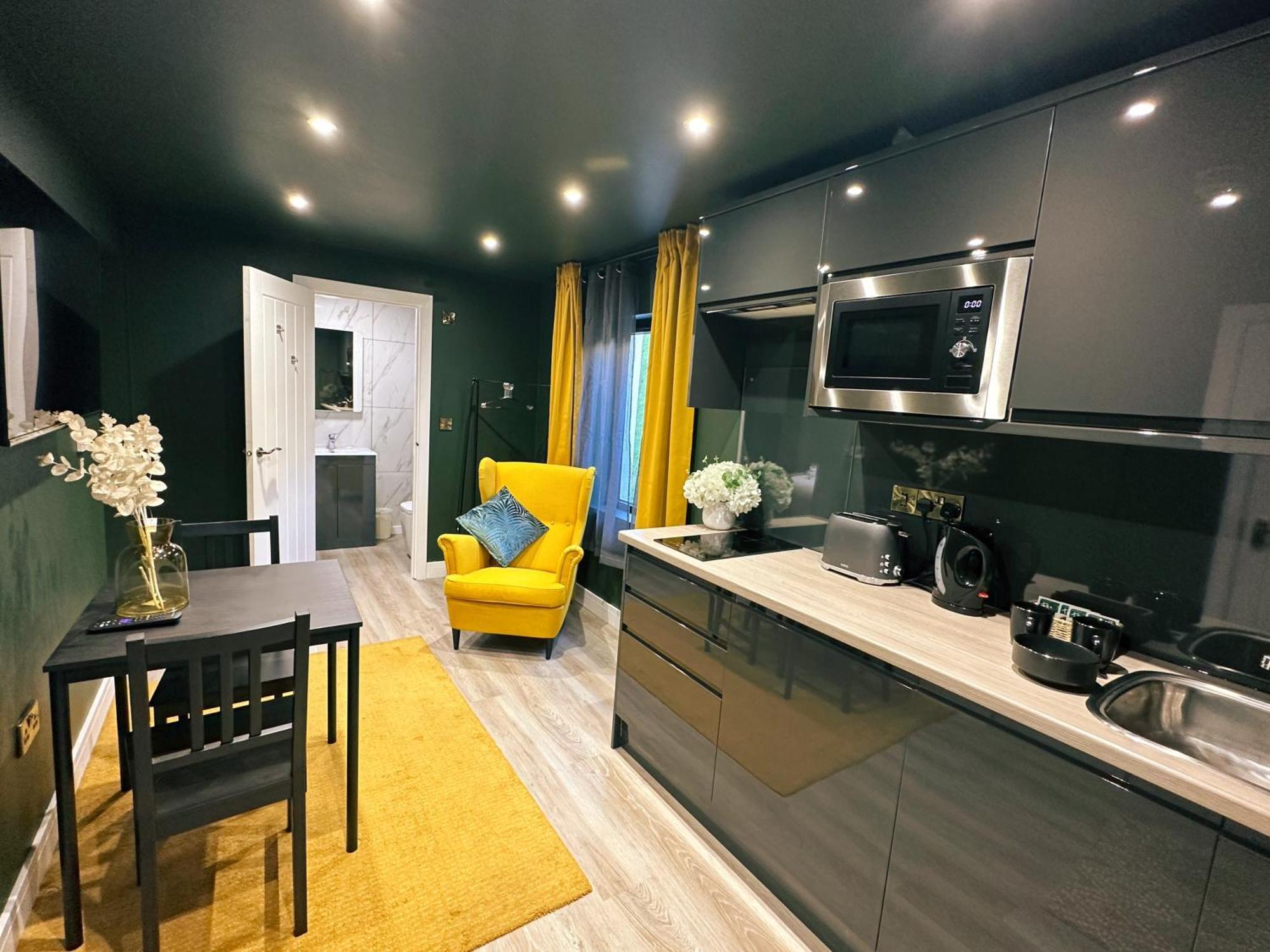Sky City Apartments Ковентрі Екстер'єр фото