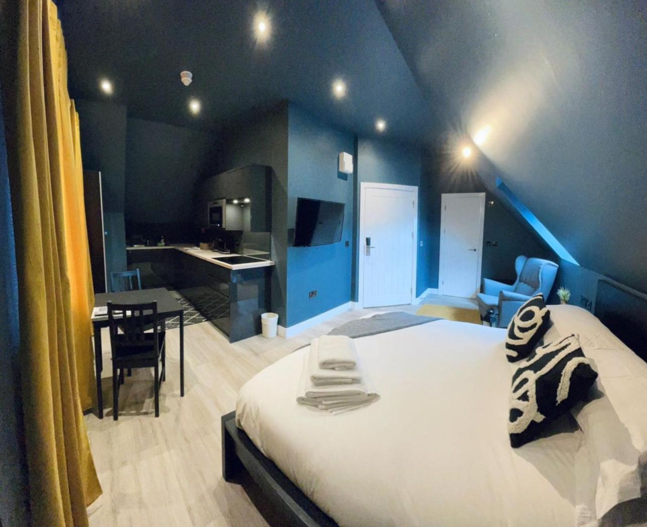 Sky City Apartments Ковентрі Екстер'єр фото